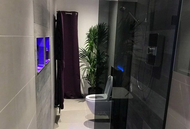 Compact Ensuite, Camberley